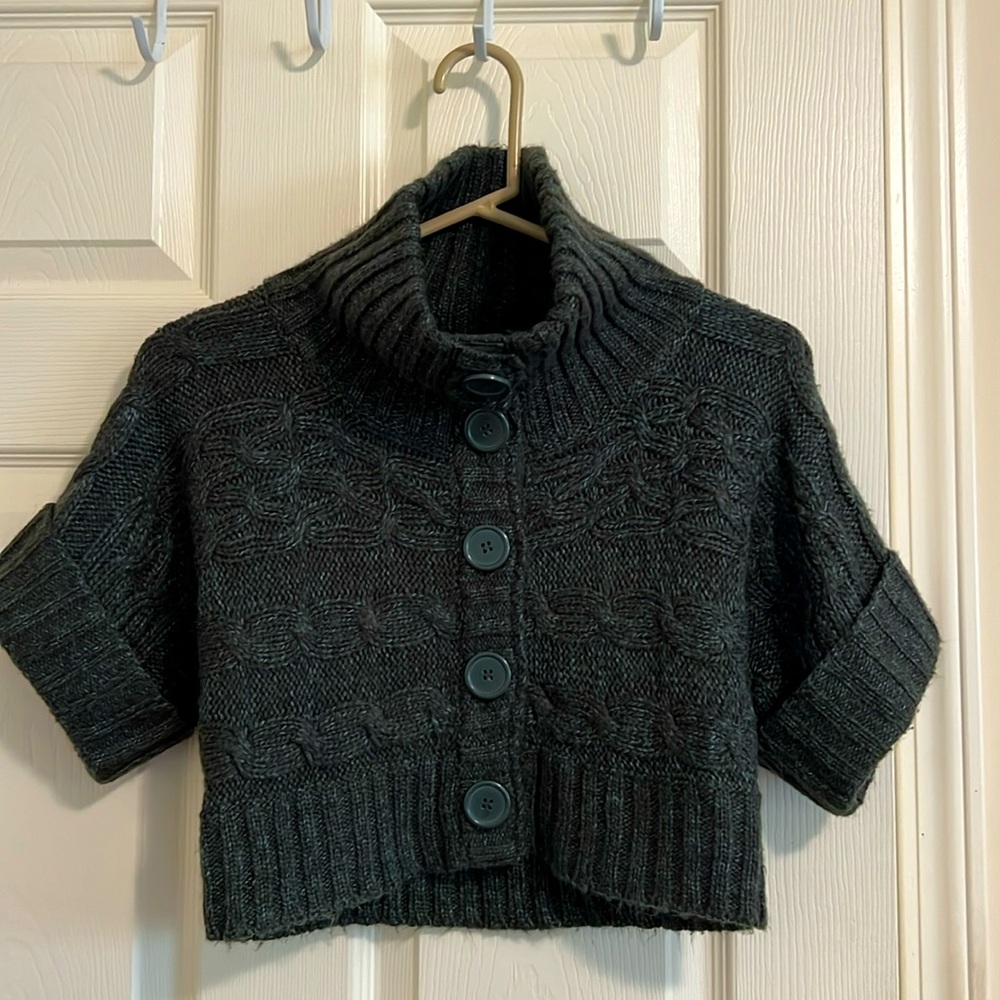 New without tag, Daytrip short sleeve sweater. Very cute. Button up. Size S